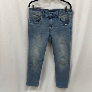 True Religion Geno Relaxed Slim Blue Light Wash Denim Tailored Inseam 33